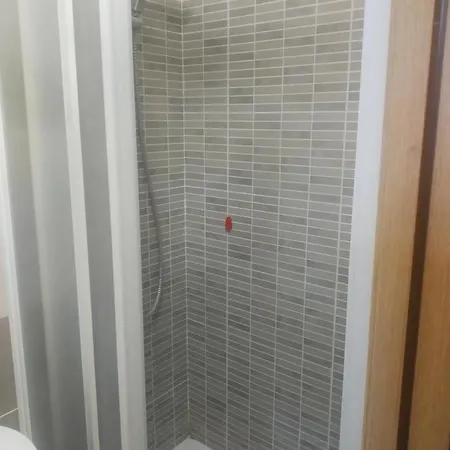 Iris לינה וארוחת בוקר