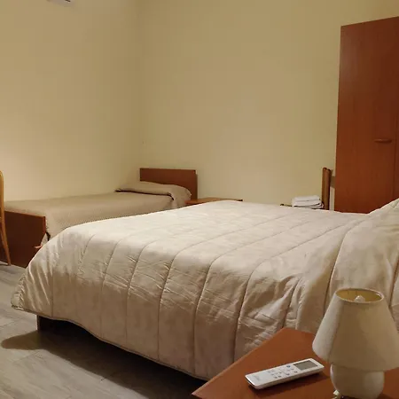 Iris فندق مبيت وإفطار 4*