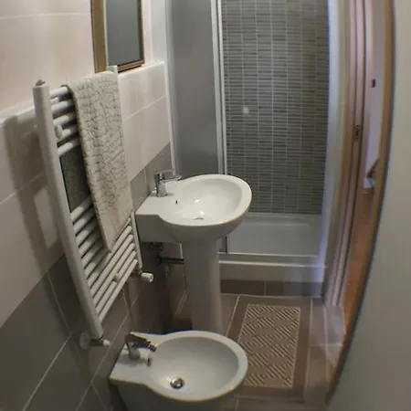 לינה וארוחת בוקר Iris