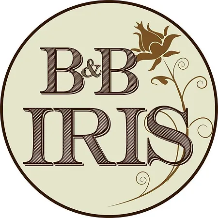 Iris לינה וארוחת בוקר 4*